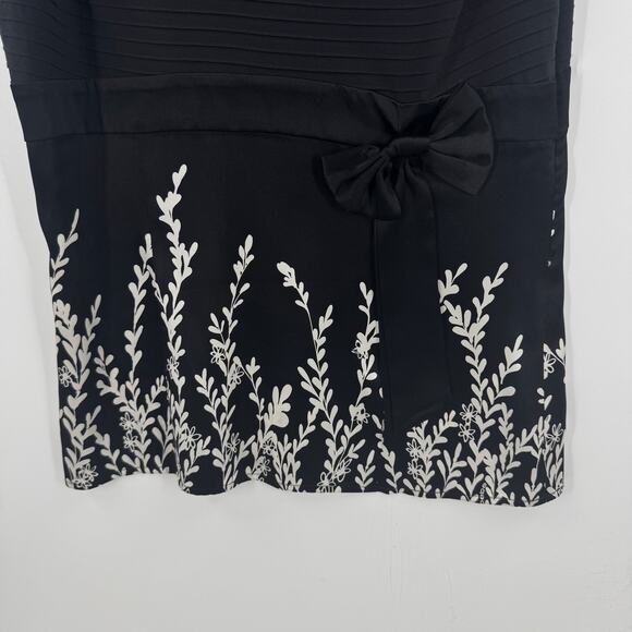 Bebe Y2K Silk Floral Bow Waist Sleeveless Top Black White Round Neck Size S - Picture 6 of 7